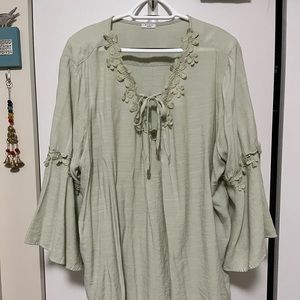 Flowing sleeve shirt